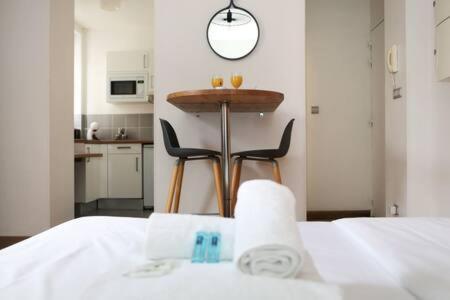 302 - Sejournez Dans Un Studio De Charme A Paris 5 - Flat-Guest Extérieur photo